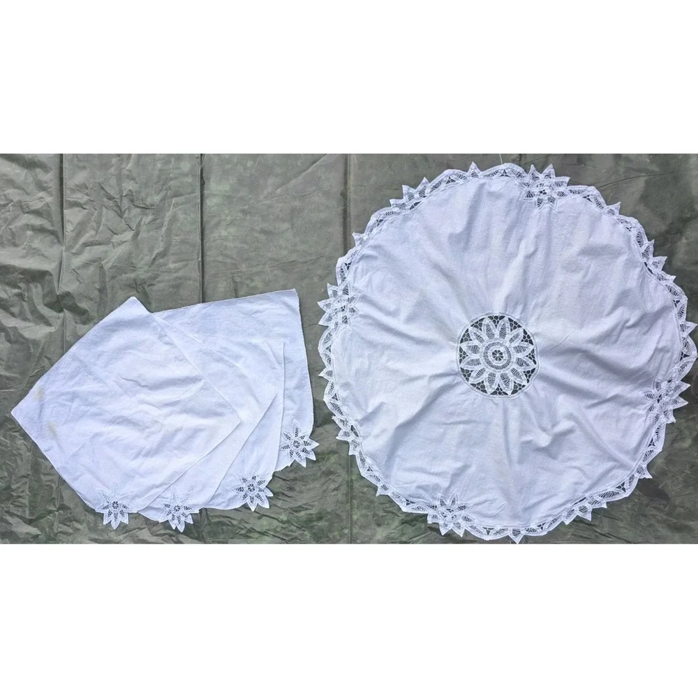 Vintage Round White Cotton Tablecloth 34